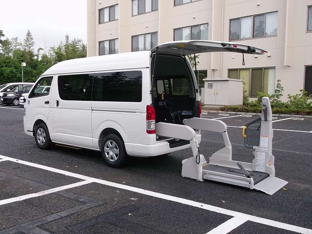 送迎車両 送迎車両
